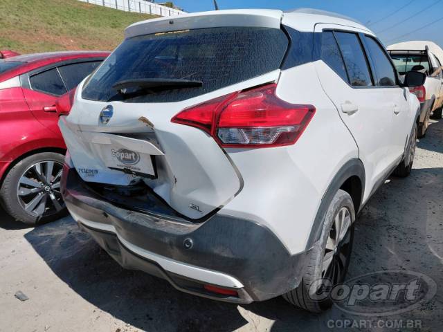 2017 NISSAN KICKS 