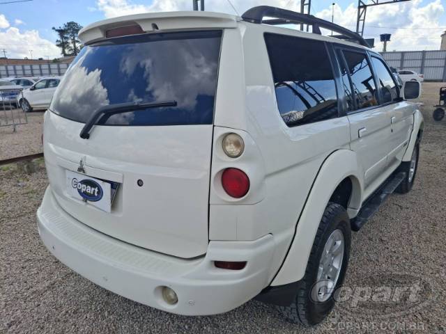 2011 MITSUBISHI PAJERO SPORT 