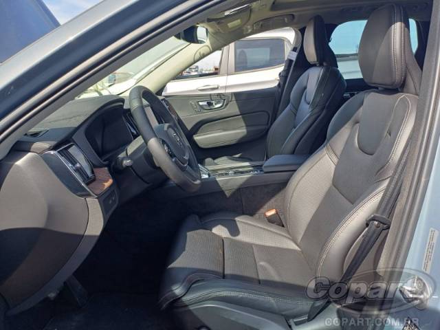 2023 VOLVO XC60 
