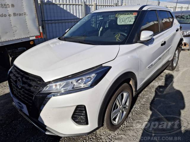 2025 NISSAN Kicks Play 