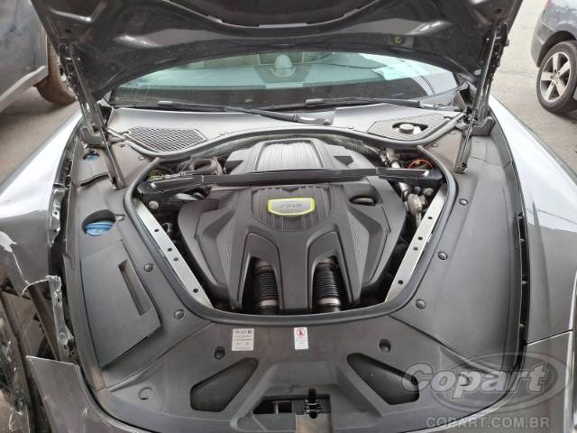 2018 PORSCHE PANAMERA 