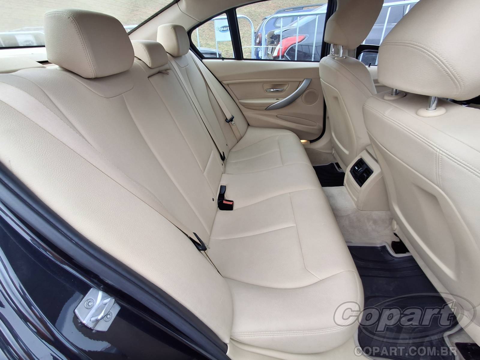 2015 BMW SERIE 3 — foto 6 de 13
