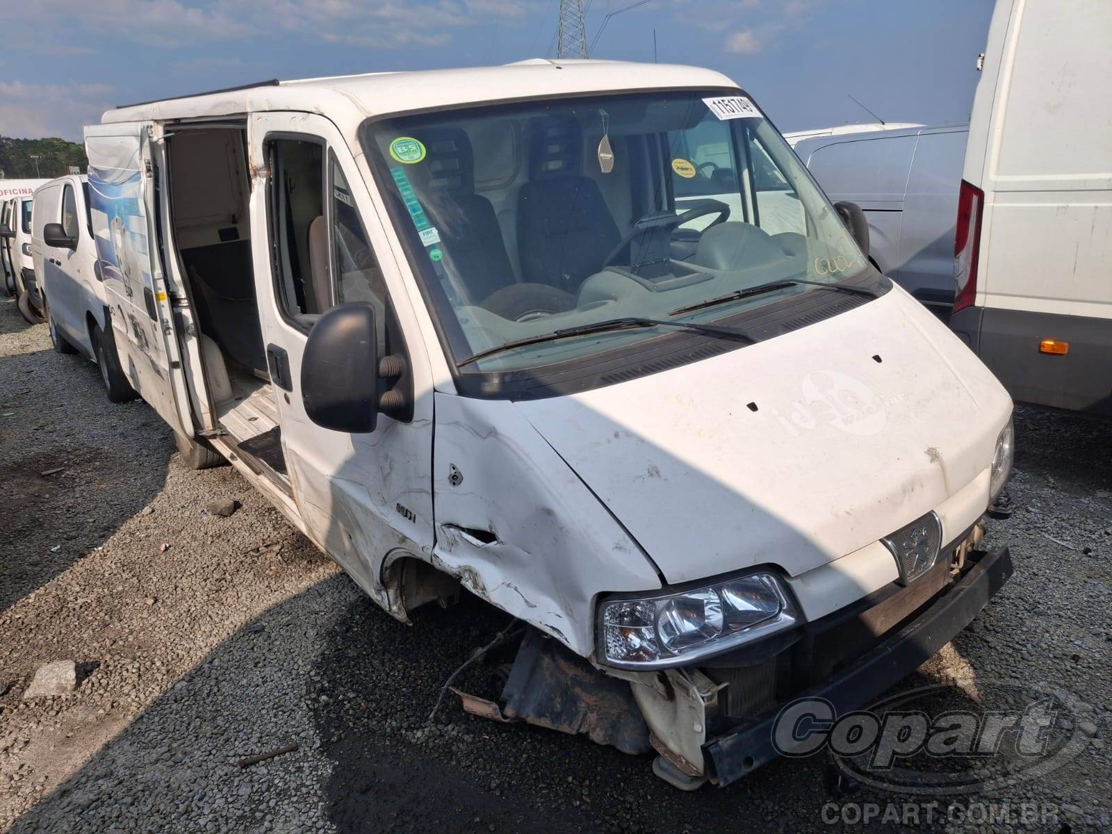 Peugeot Boxer Furgao 2011 em leilão
