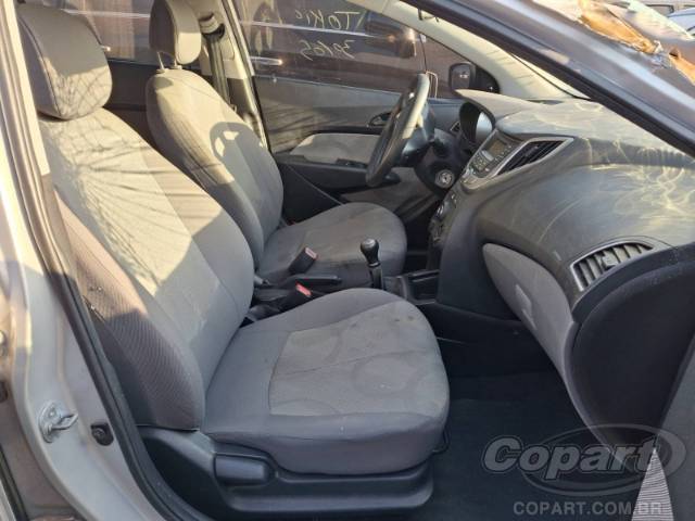 2015 HYUNDAI HB20S 