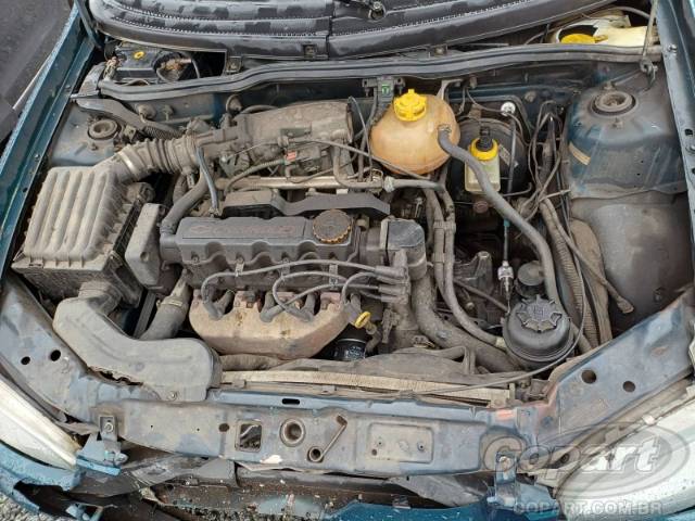 2000 CHEVROLET CORSA SEDAN 