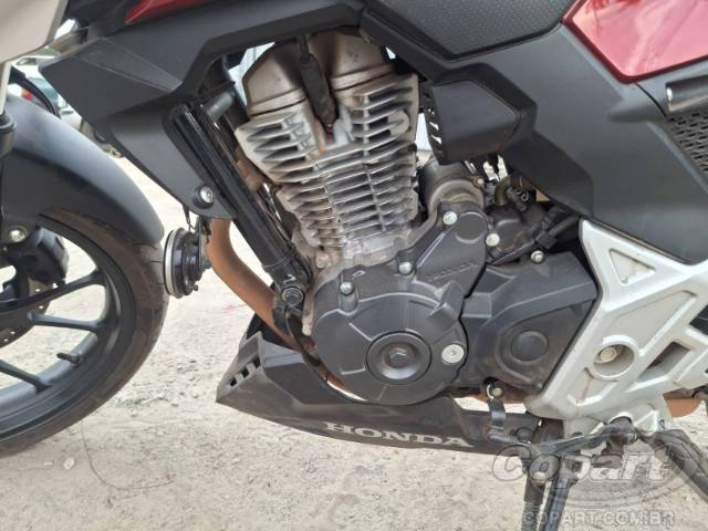 2026 HONDA CB 300F 