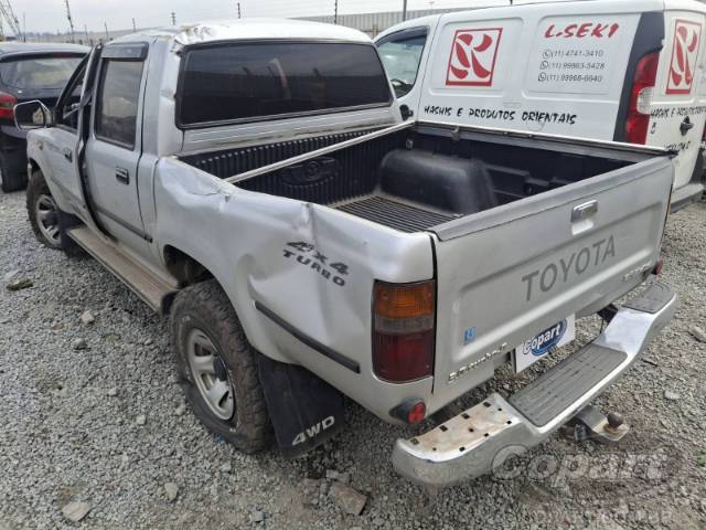 2004 TOYOTA HILUX CD 