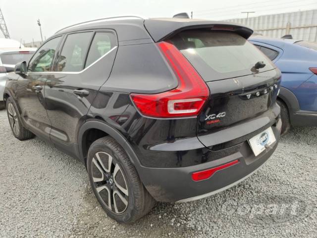 2021 VOLVO XC40 