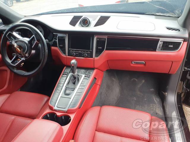 2015 PORSCHE MACAN 