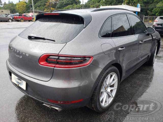 2015 PORSCHE MACAN 