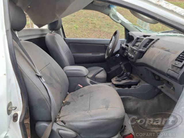 2015 TOYOTA HILUX CS 