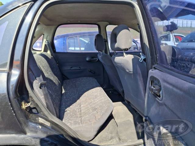 2000 CHEVROLET CORSA SEDAN 