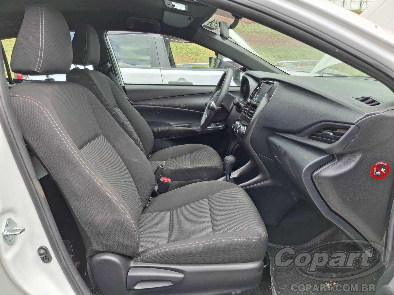 Foto 5: 2023 TOYOTA YARIS