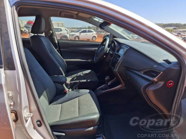 2024 TOYOTA YARIS SEDA 