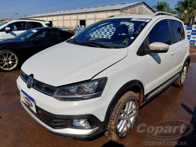 2015 VOLKSWAGEN FOX 