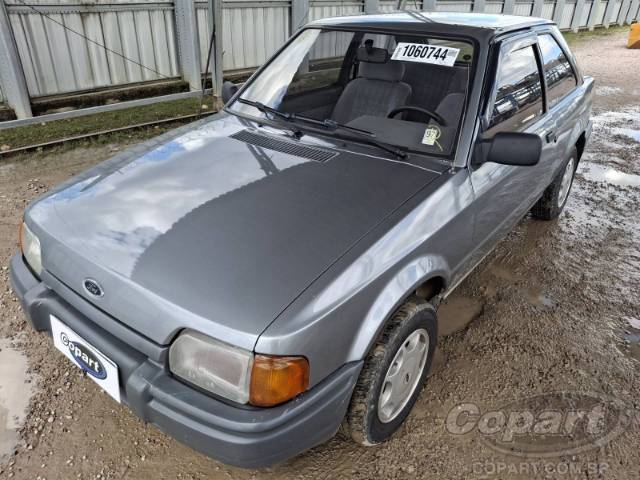 1994 FORD ESCORT 