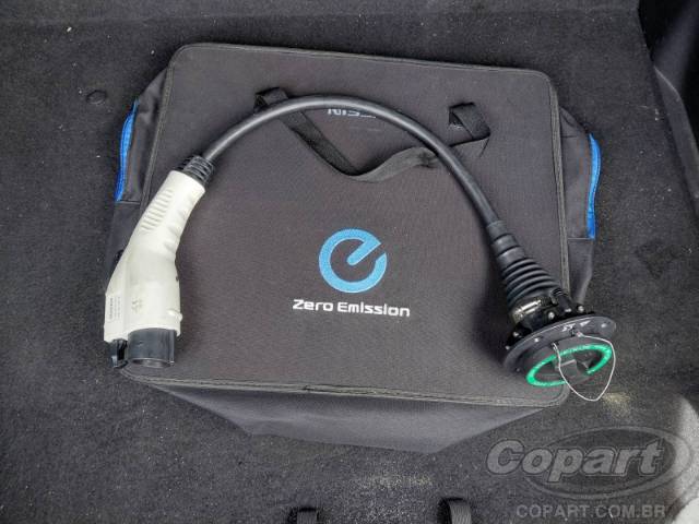 2022 NISSAN LEAF 