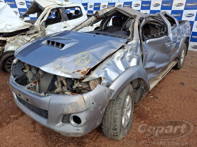 2015 TOYOTA HILUX CD 