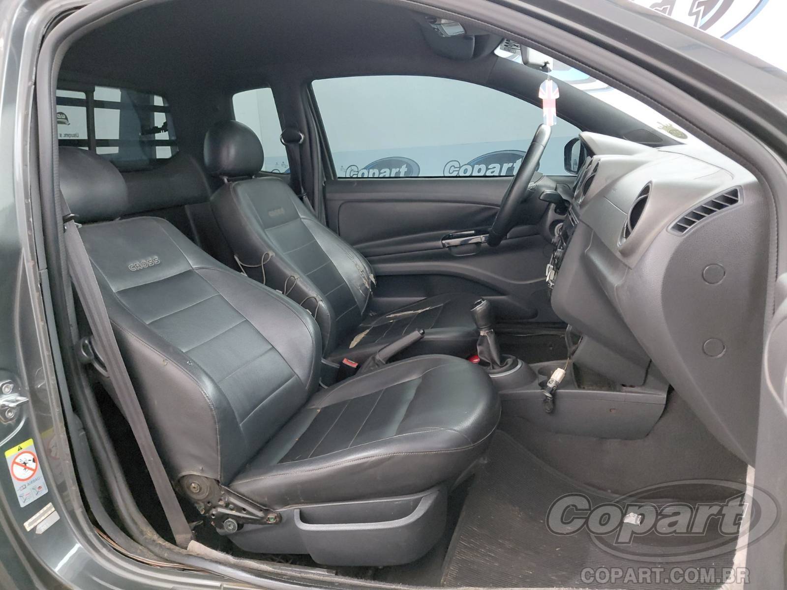 2014 VOLKSWAGEN SAVEIRO CE — foto 5 de 11
