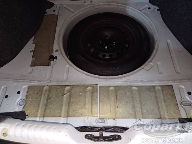 2015 VOLKSWAGEN VOYAGE 