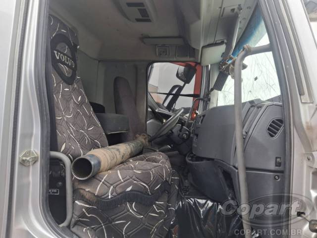 2024 VOLVO VM 