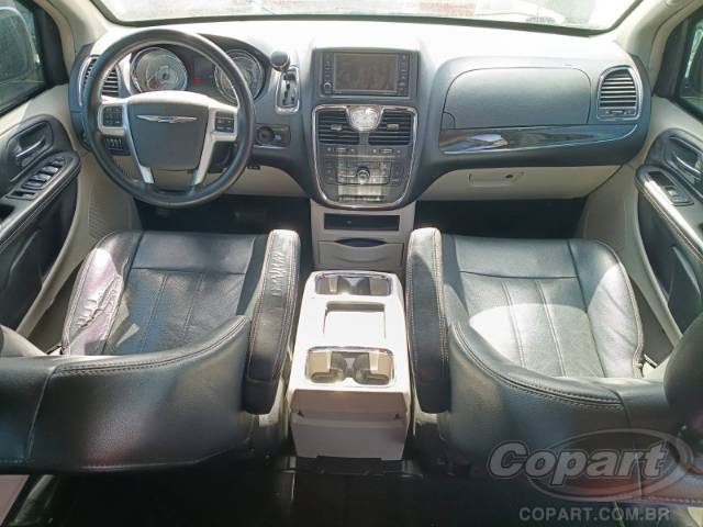 2012 CHRYSLER TOWN   COUNTRY 