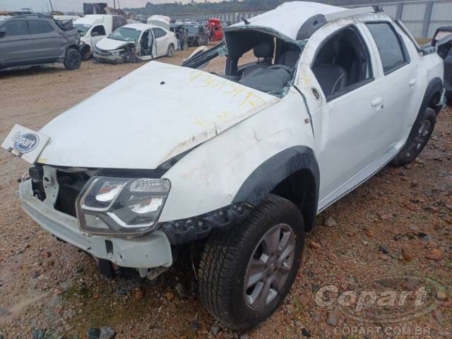 2016 RENAULT DUSTER OROCH 