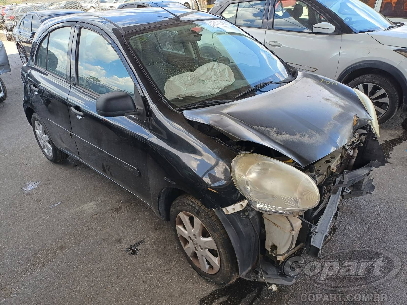 Veículo Nissan March Nissan March 1.0 16V 2013 2013 em leilão