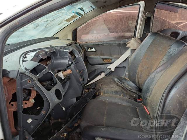 2015 VOLKSWAGEN SPACEFOX 