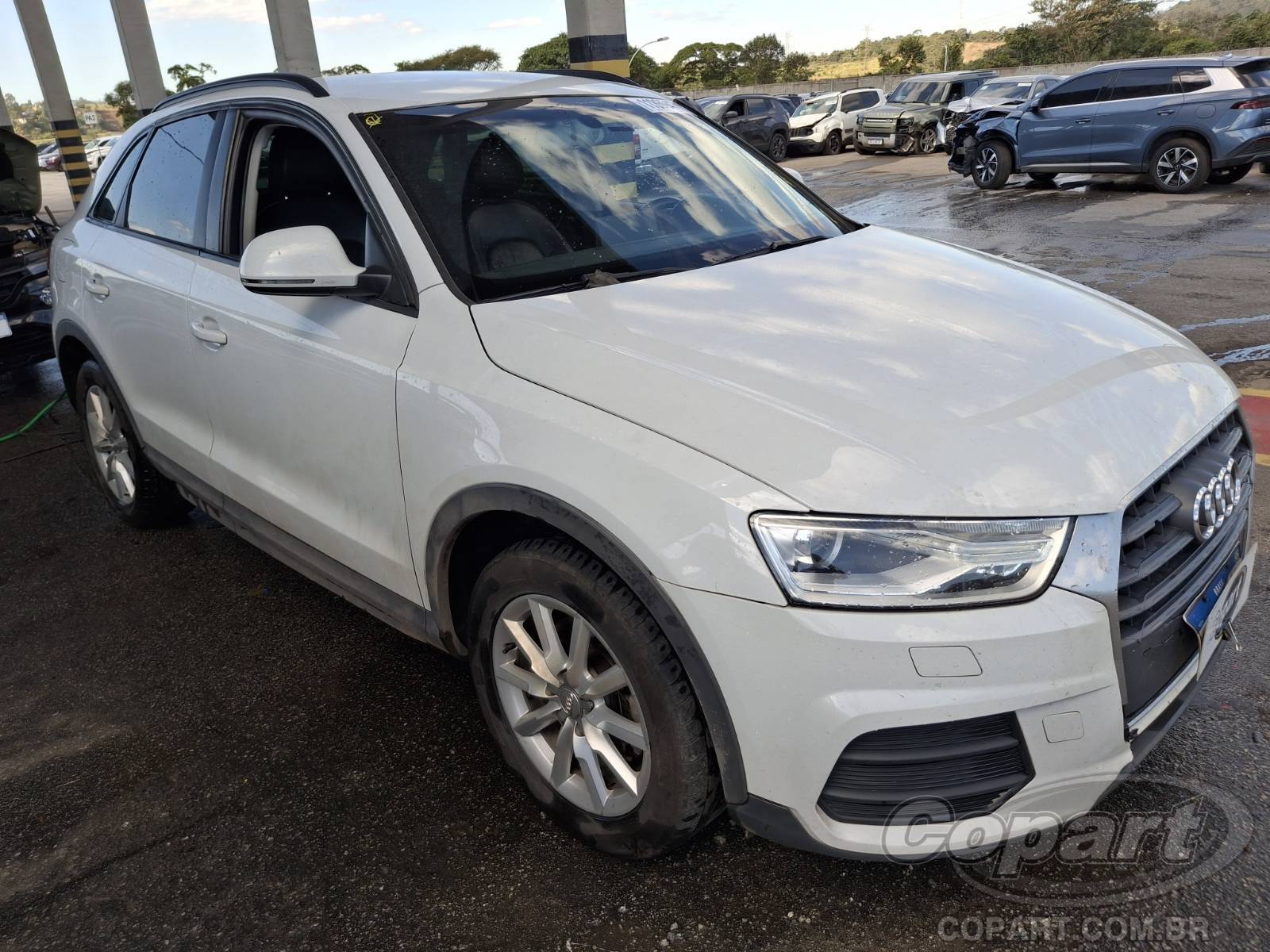 Audi Q3 Ambiente 150 1.4 16V TFSI Turbo 2016