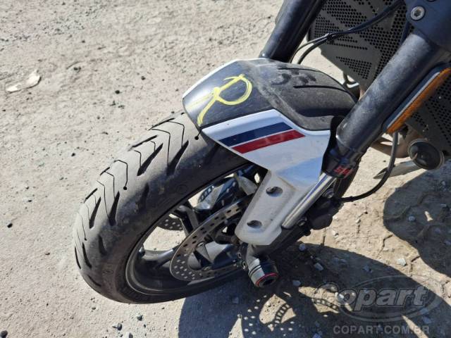 2025 TRIUMPH TRIDENT 