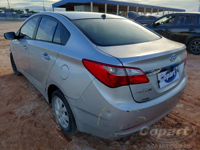2014 HYUNDAI HB20S 