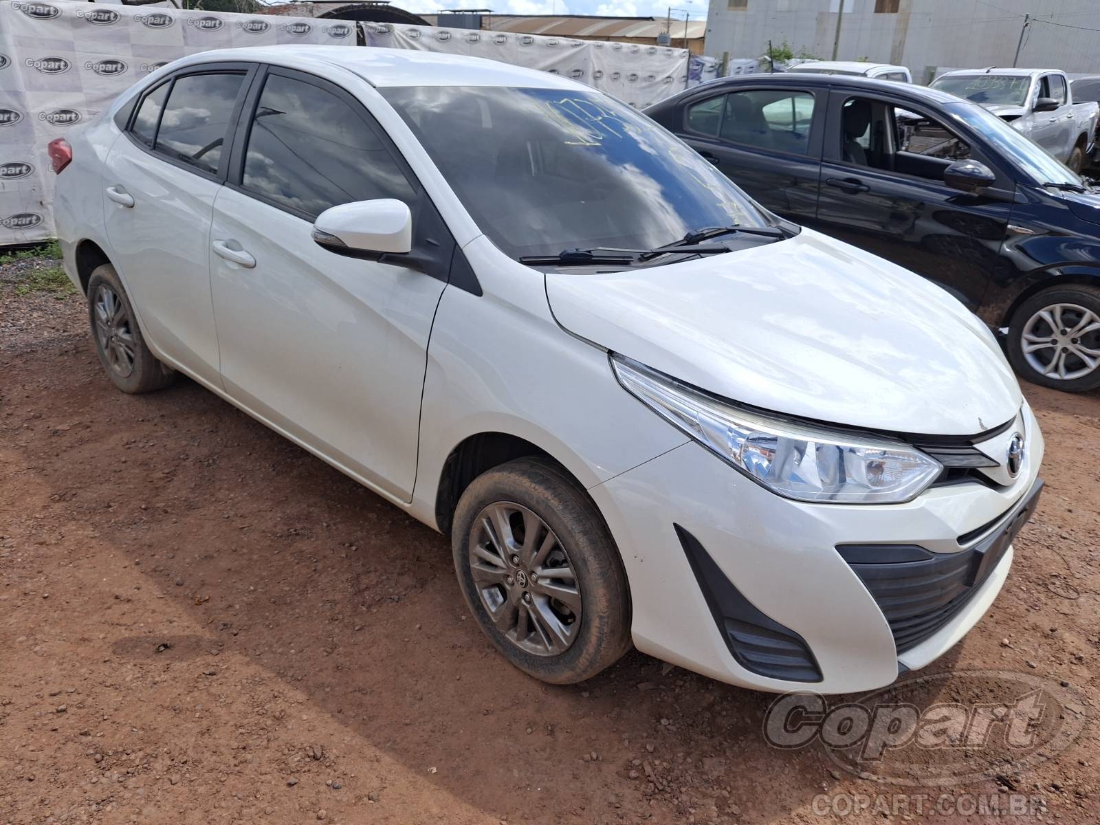 Toyota Yaris Seda 1.5 16V Dual VVT-I