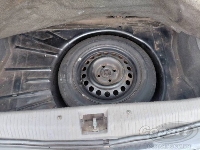 2004 CHEVROLET CORSA 