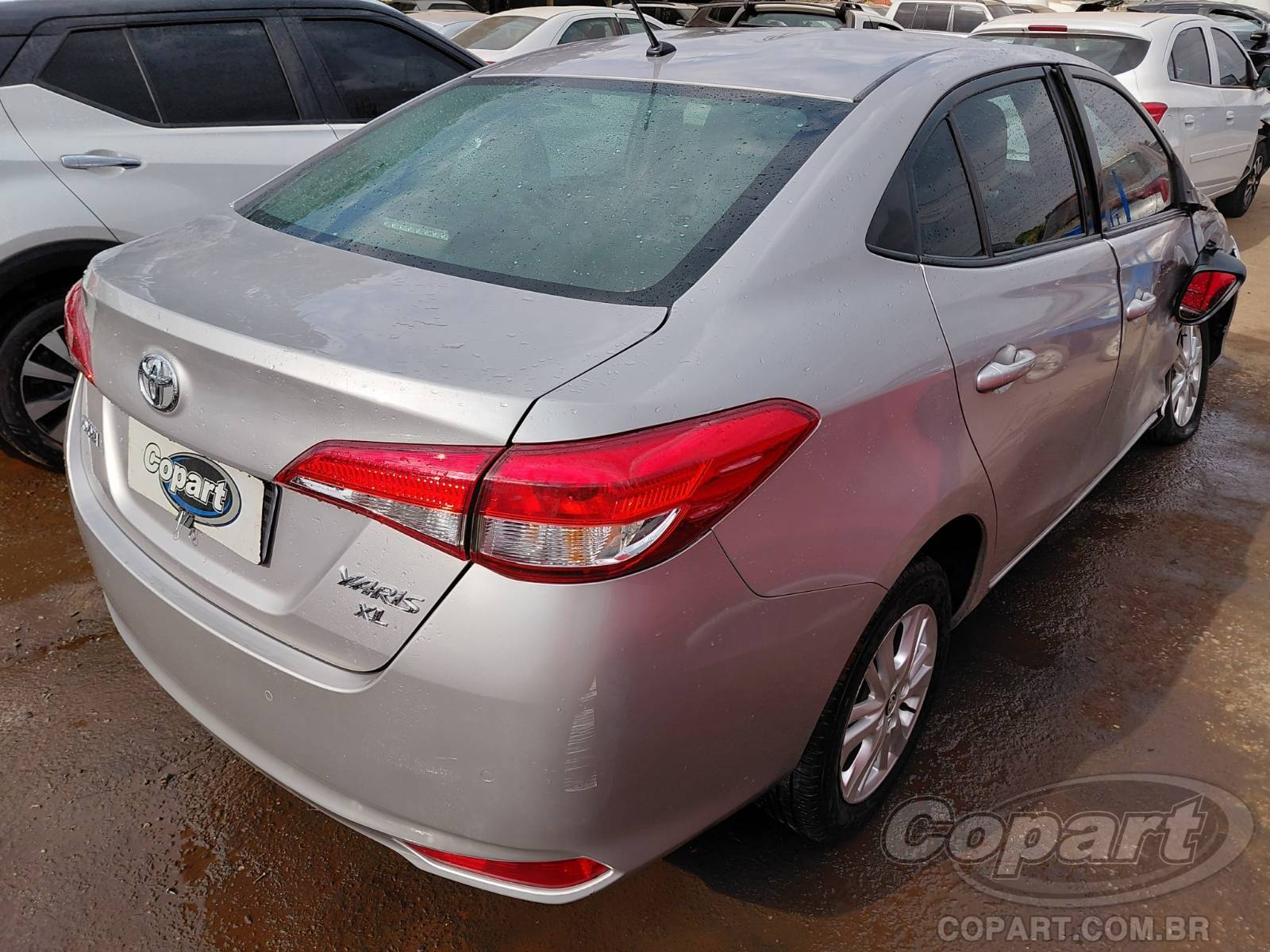 2019 TOYOTA YARIS SEDA — foto 4 de 10