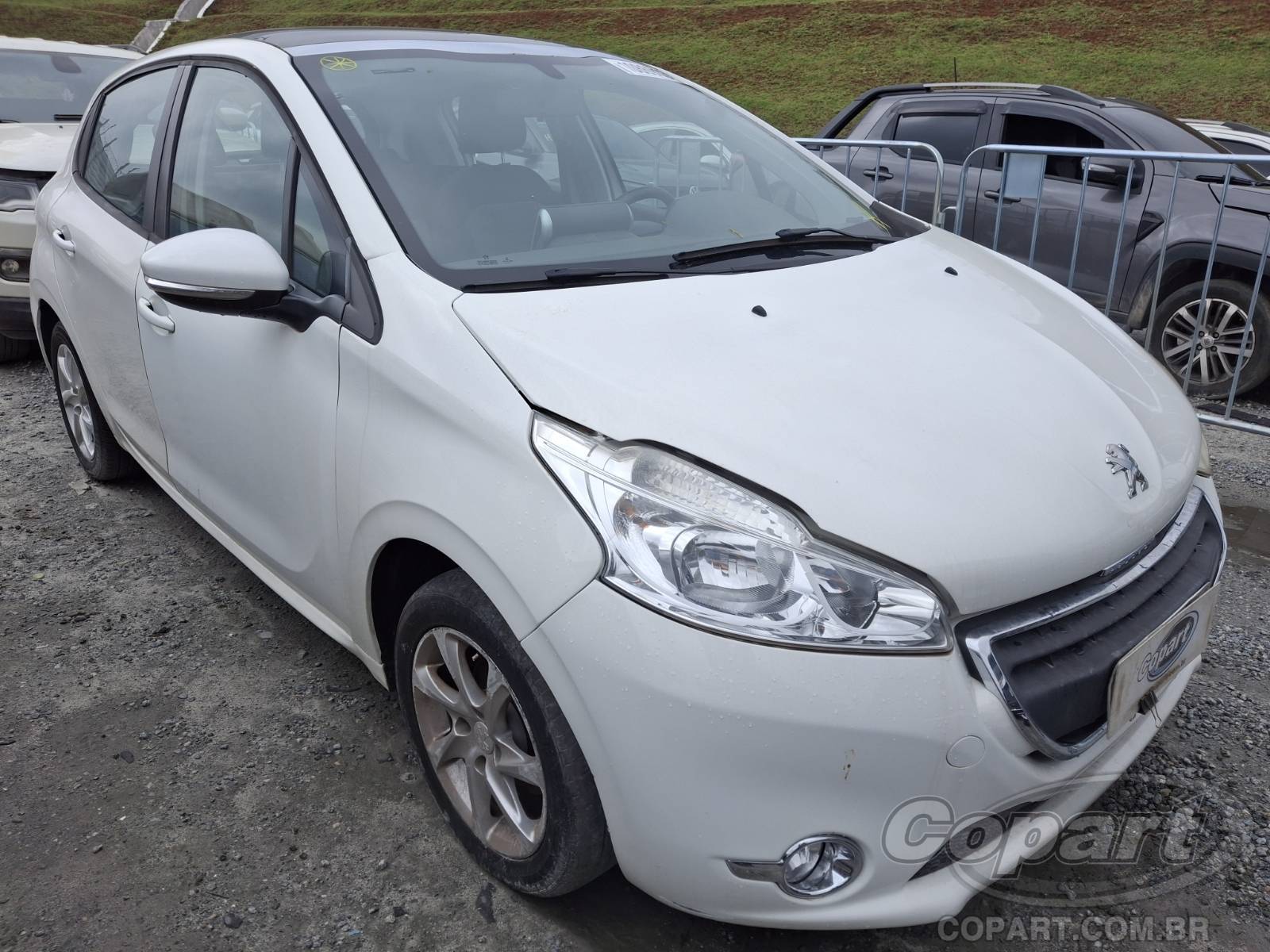 PEUGEOT 208 1.5 2014