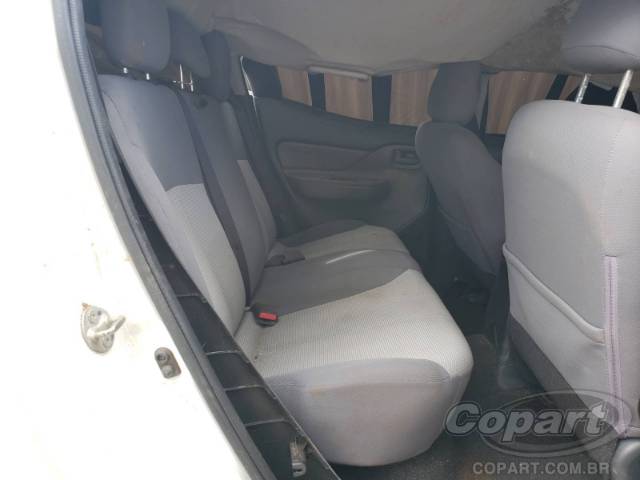 2021 MITSUBISHI L200 TRITON 