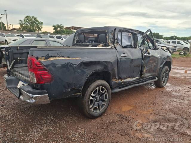 2021 TOYOTA HILUX CD 