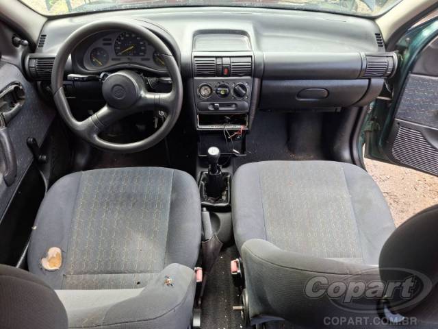 2001 CHEVROLET CORSA 