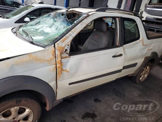 2015 FIAT STRADA CD 