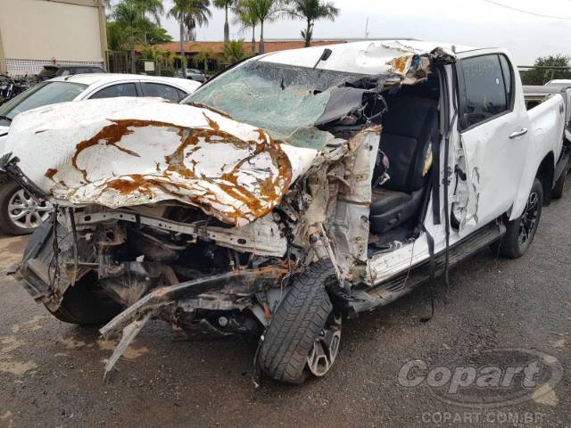 2022 TOYOTA HILUX CD 