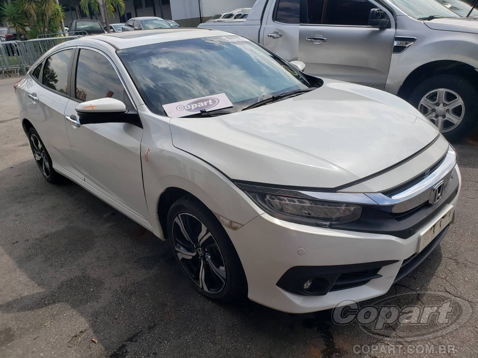 Veículo Honda Civic Honda Civic Touring 1.5 16V I-VTEC Turbo 2017 Pequena Monta 2017 em leilão
