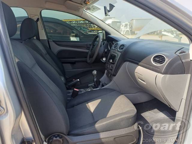 2009 FORD FOCUS SEDAN 