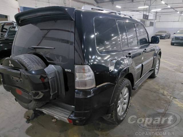 2011 MITSUBISHI PAJERO FULL 