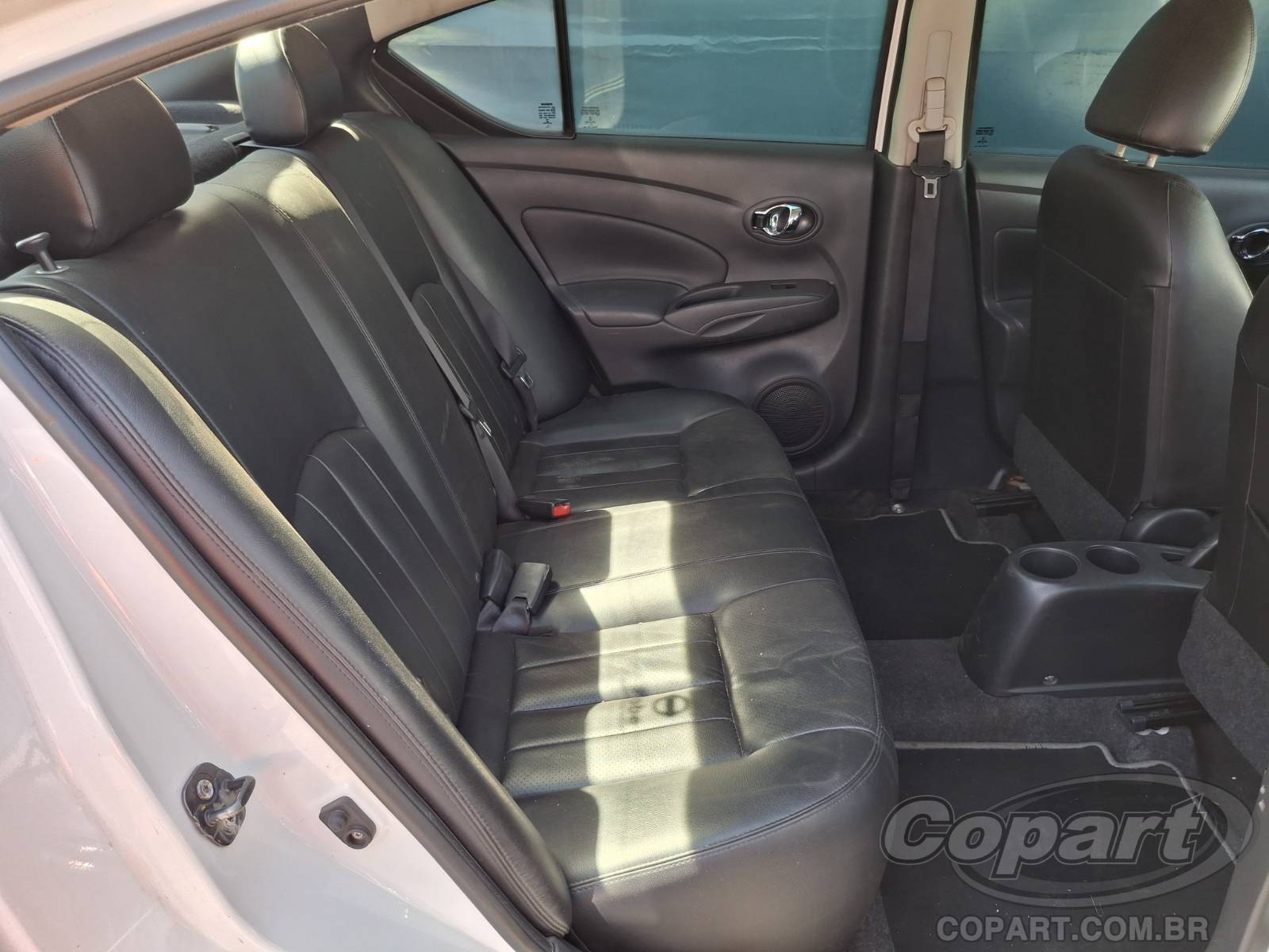 2018 NISSAN VERSA — foto 6 de 10