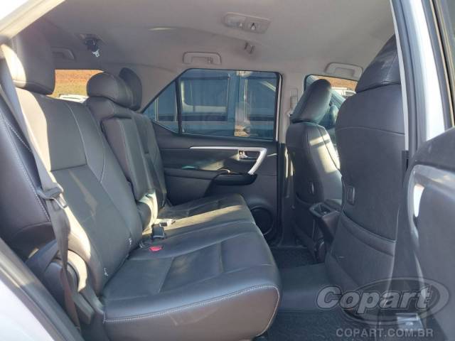 2017 TOYOTA HILUX SW4 