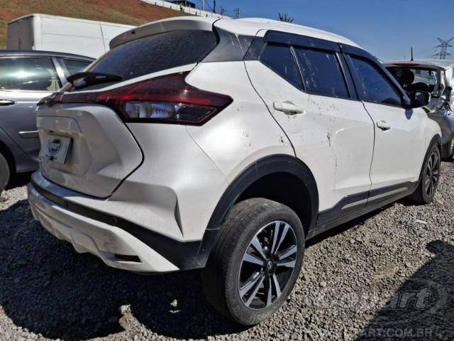 2024 NISSAN KICKS 