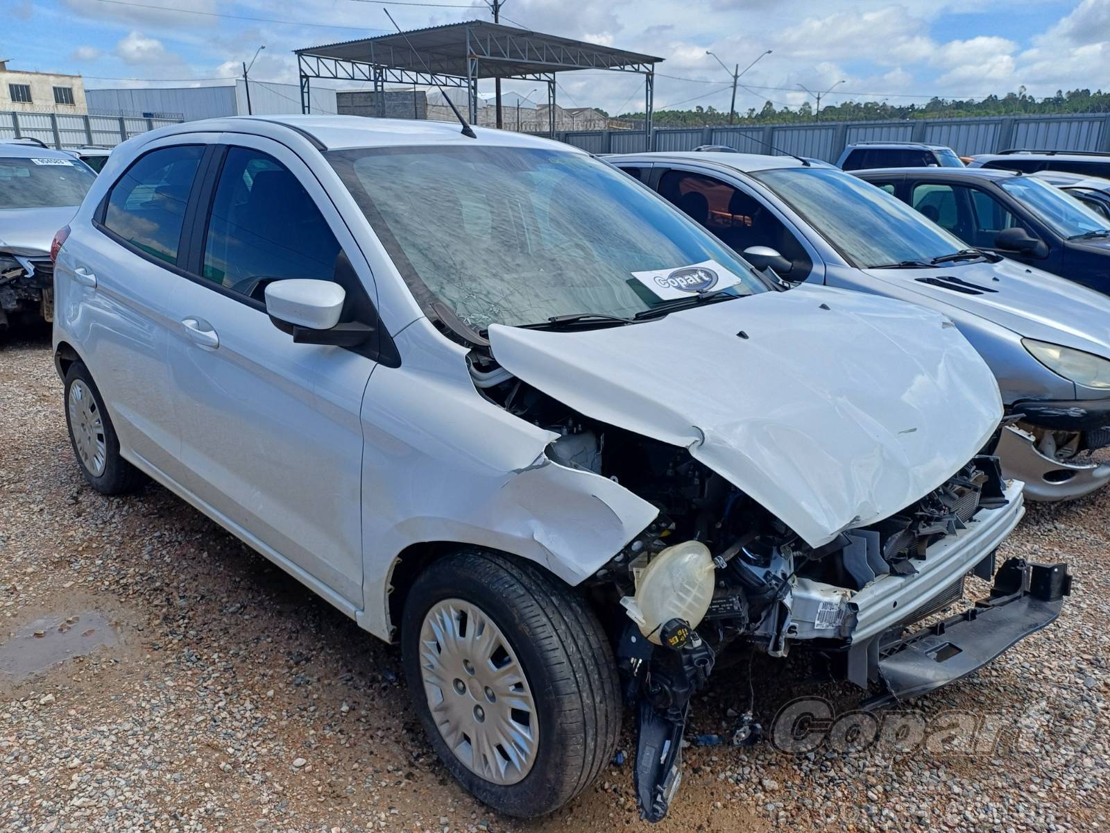 Veículo Ford Ka Ford Ka SE Plus AT 1.5 12V 2021 Médio Dano Frontal 2021 em leilão