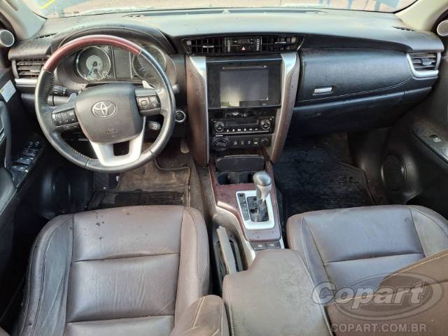 2017 TOYOTA HILUX SW4 