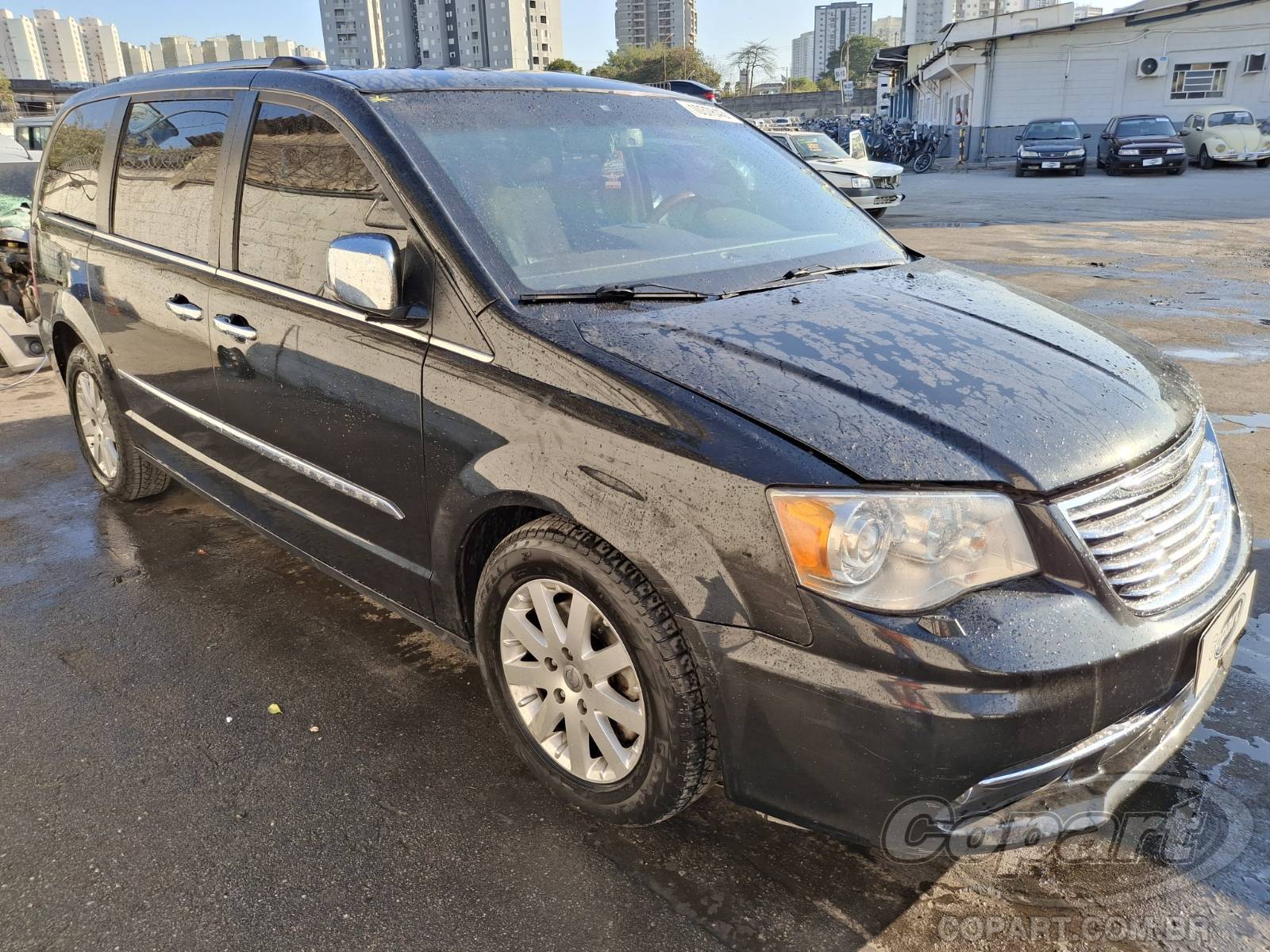 Veículo Chrysler Town Country CHRYSLER TOWN COUNTRY Limited 3.6 V6 2012 2012 em leilão